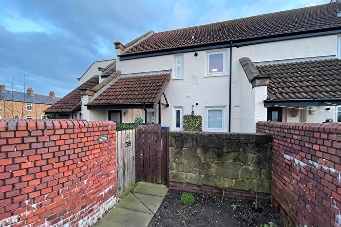 1 Bedroom Flat For Sale In Ochiltree Court, Seaton Sluice, Northumberland, NE26