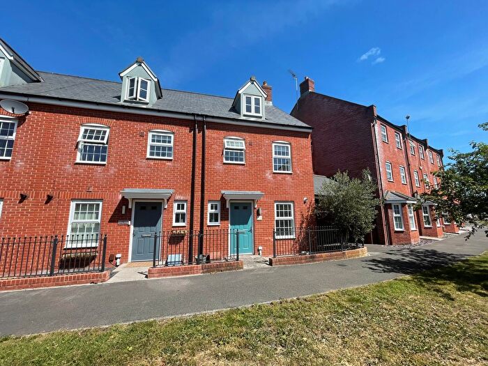 3 Bedroom Property To Rent In Friday Street, Swindon, SN25