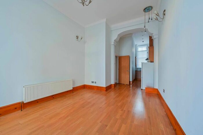 2 Bedroom Flat To Rent In Theobalds Road, Bloomsbury, London, WC1X