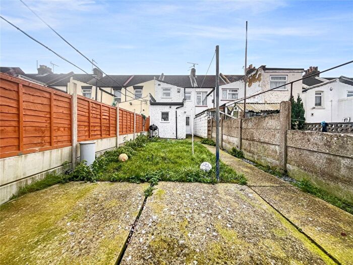 3 Bedroom Terraced House For Sale In Gordon Road, Gillingham, Kent, ME7