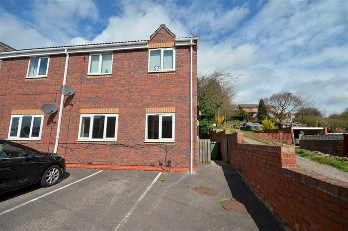 2 Bedroom Flat To Rent In Rock Hill, Castleford, WF10