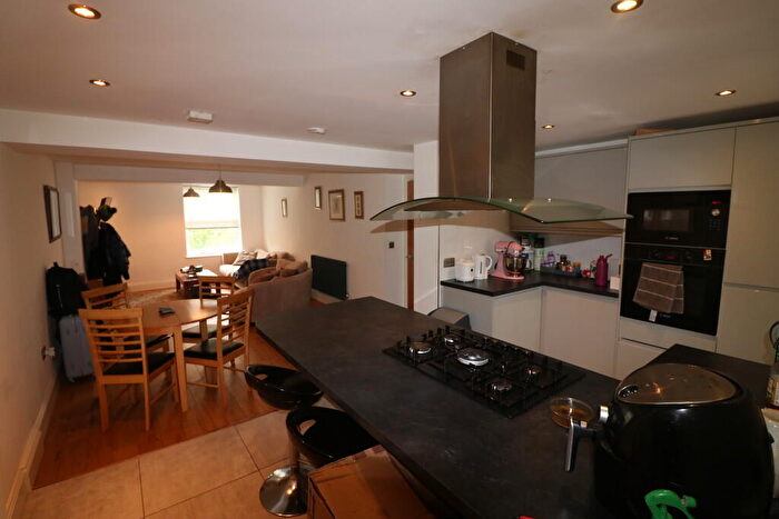 2 Bedroom Apartment To Rent In Apartment The Academy, - George Street, HU1