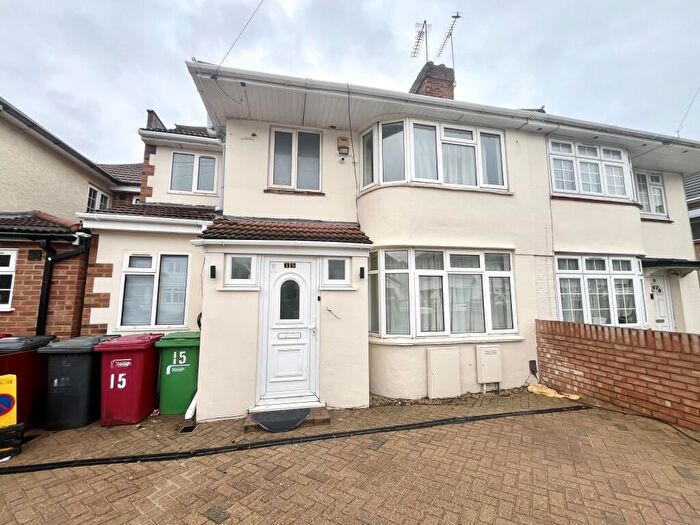 5 Bedroom House To Rent In Cranbourne Road, Slough, SL1