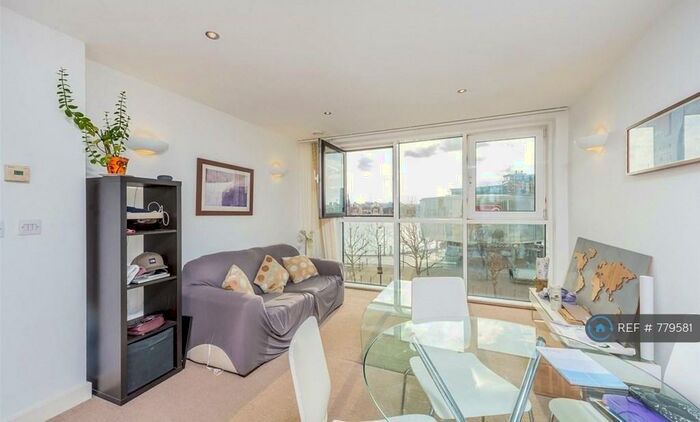 1 Bedroom Flat To Rent In Western Gateway, London, E16