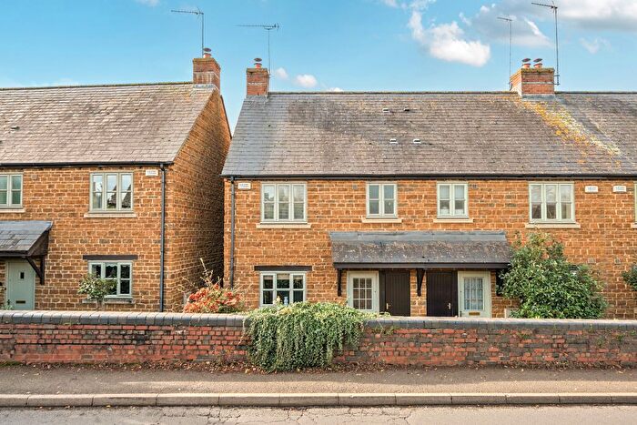 3 Bedroom Detached House For Sale In Bloxham Court, Bloxham, OX15