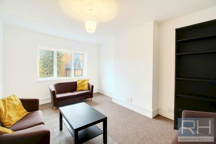 3 Bedroom Flat To Rent In Fairfield Gardens, Crouch End, London, N8