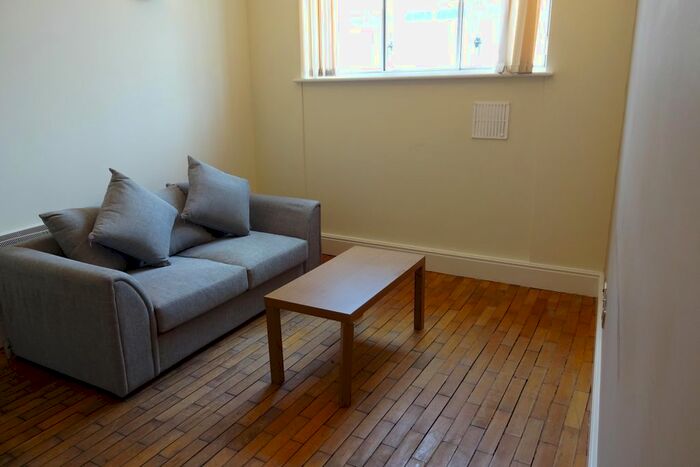 1 Bedroom Flat To Rent In Eastgate, Leeds, West Yorkshire, Uk, LS2