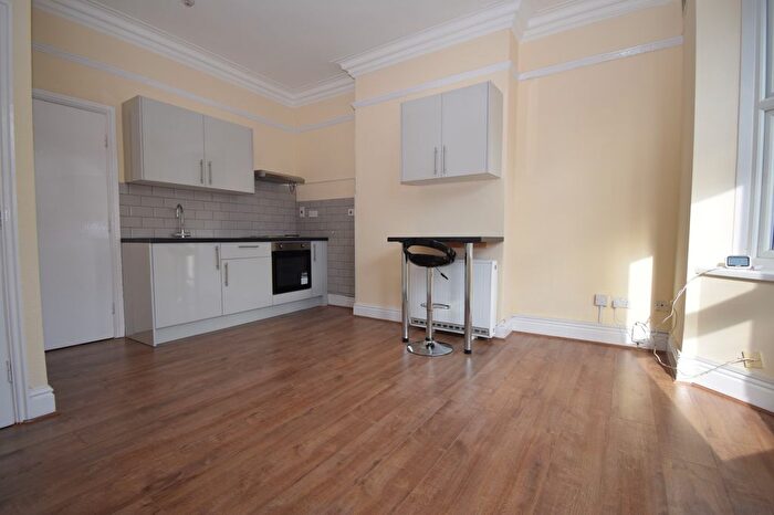 1 Bedroom Property To Rent In Glenfield Road, Leicester, LE3