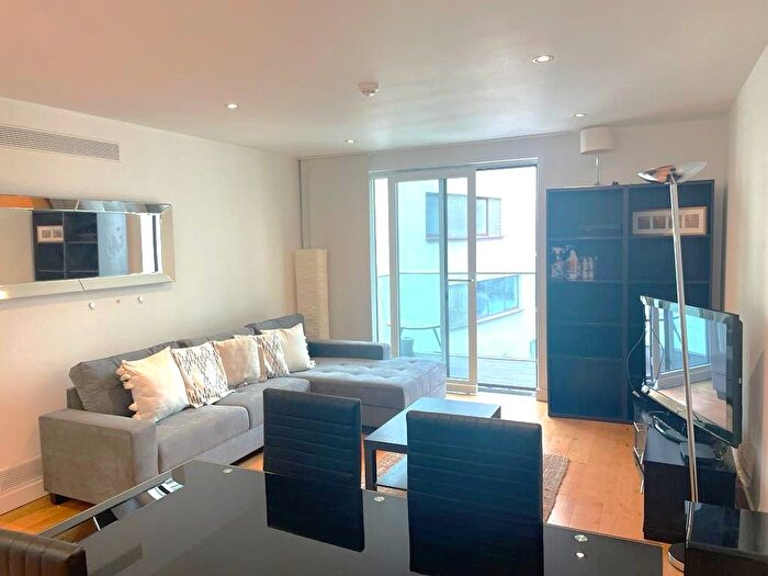 3 Bedroom Flat To Rent In Gillingham Street, London, SW1V