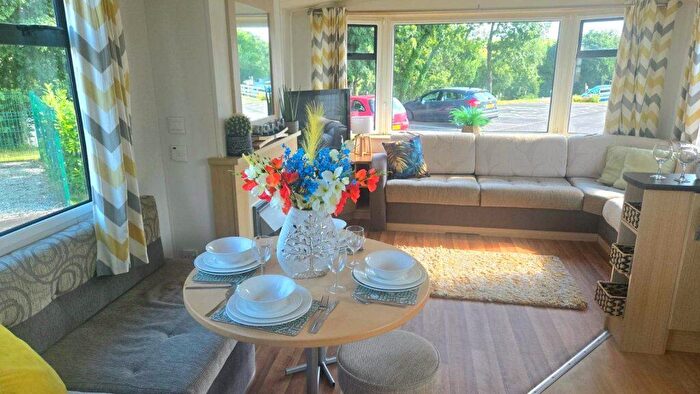 2 Bedroom Park Home For Sale In Hedley Wood Holiday Park, EX22