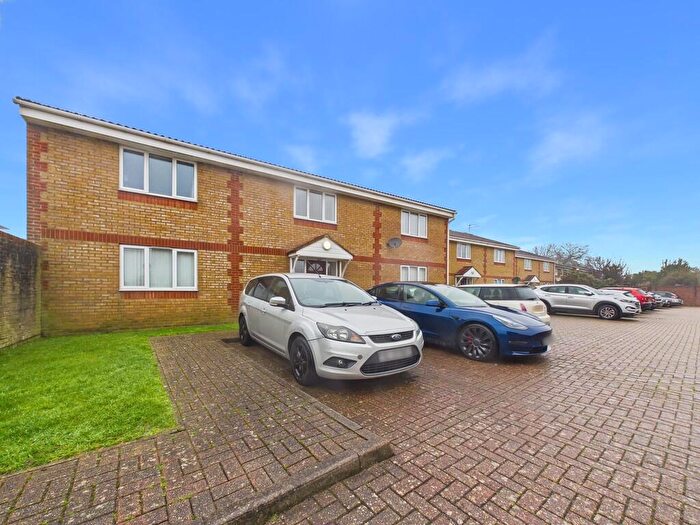 1 Bedroom Apartment To Rent In Dolphin Mews, Shoreham-by-Sea, BN43