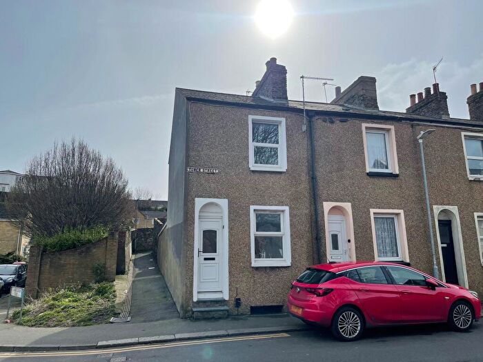 2 Bedroom End Of Terrace House To Rent In Tower Street, Dover, CT17