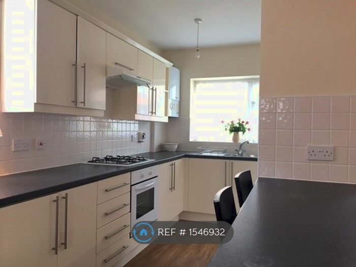 4 Bedroom Semi-Detached House To Rent In Leighbrook Road, Manchester, M14