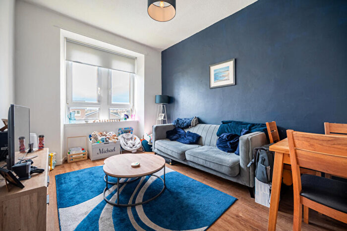 2 Bedroom Flat For Sale In Flat /, Cardross Street, Glasgow, G31