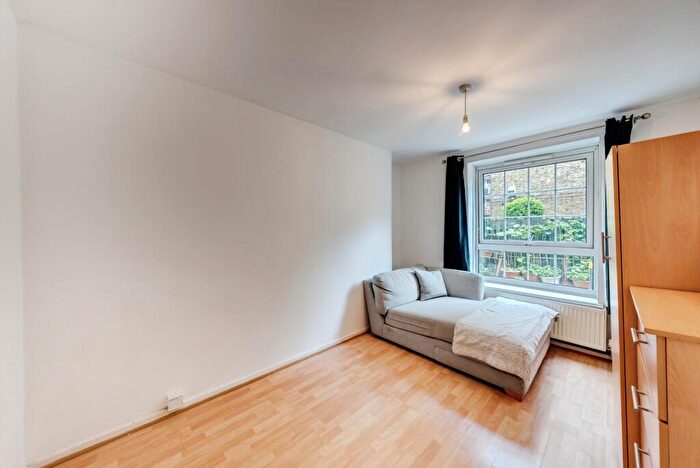 4 Bedroom Flat For Sale In Cahir Street, London, E14