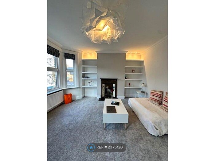 2 Bedroom Flat To Rent In Petersfield Road, London, W3