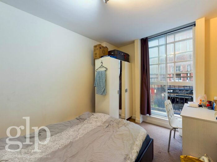 2 Bedroom Flat To Rent In Red Lion Street, London, Greater London, WC1R