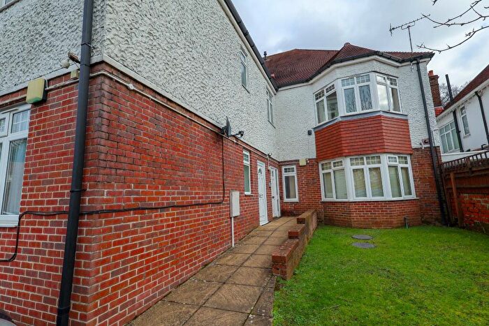 2 Bedroom Flat For Sale In Hill Lane, Southampton, SO15