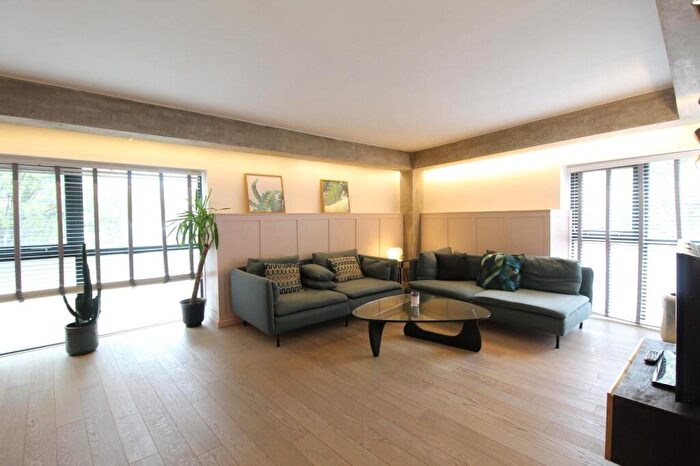 2 Bedroom Flat For Sale In Simpsons Fold West, Dock Street, Leeds, LS10