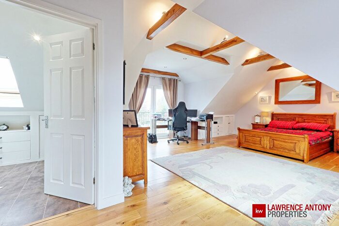 5 Bedroom Detached House For Sale In Rawreth Lane, Rayleigh, SS6