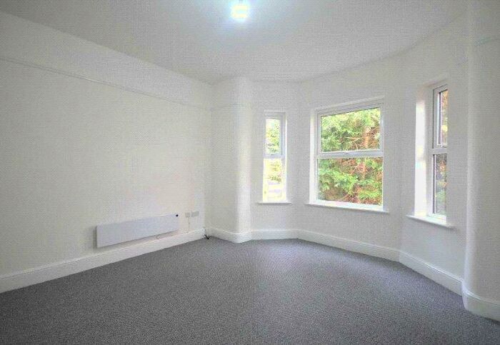 1 Bedroom Apartment To Rent In Queenston Road, West Didsbury, M20