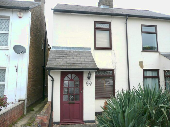 2 Bedroom End Of Terrace House To Rent In New Road, Croxley Green, Rickmansworth, WD3