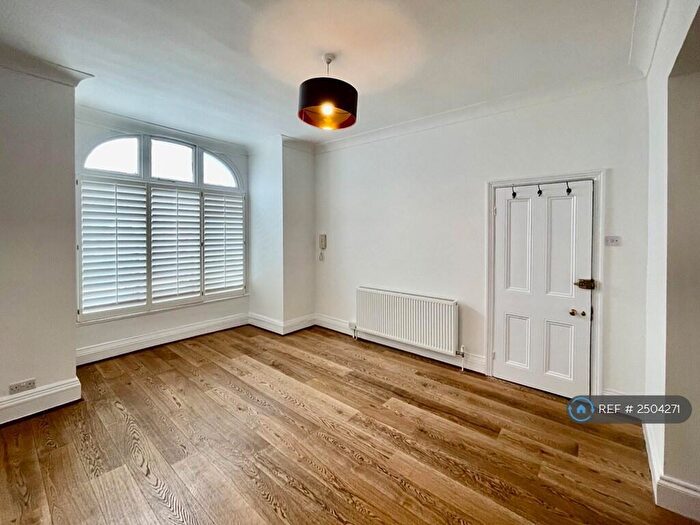 1 Bedroom Flat To Rent In Mysore Rd., London, SW11