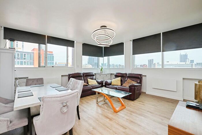 2 Bedroom Flat For Sale In Suffolk Street Queensway, Birmingham, West Midlands, B1