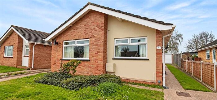 2 Bedroom Bungalow For Sale In Carisbrooke Avenue, Great Clacton, CO15
