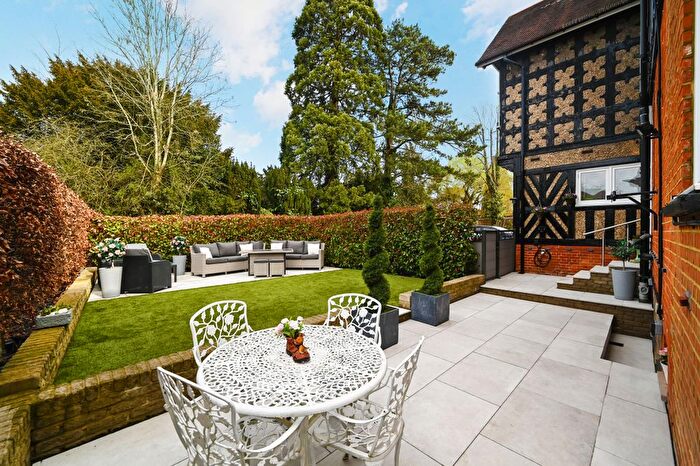 3 Bedroom Flat For Sale In Gordon Avenue, Stanmore, HA7