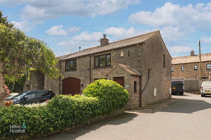 3 Bedroom Semi-Detached House For Sale In The Stables, Ben Lane, Barnoldswick, BB18
