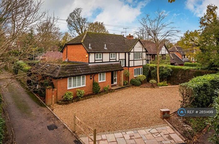 4 Bedroom Detached House To Rent In Harriotts Lane, Ashtead, KT21