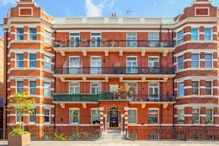 2 Bedroom Flat To Rent In Warwick Road, London, SW5