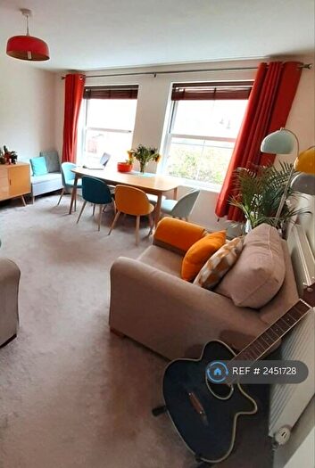 3 Bedroom Flat To Rent In Long Ashton, Bristol, BS41