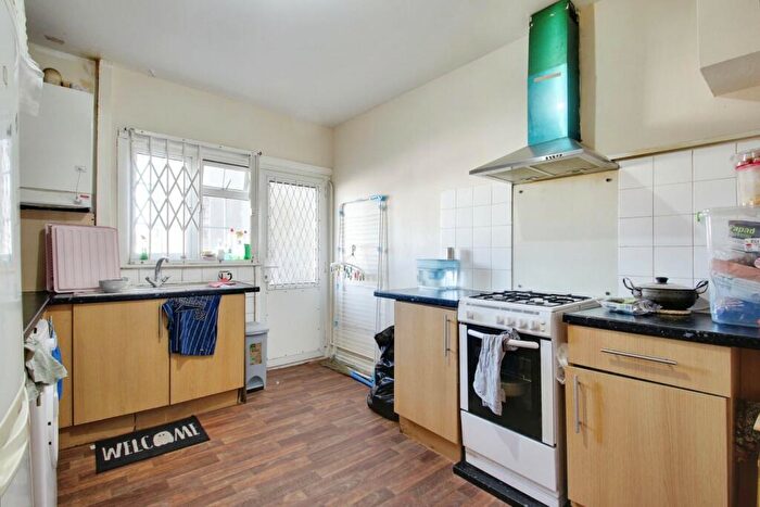 2 Bedroom Apartment To Rent In Alexandra Avenue, Harrow, HA2