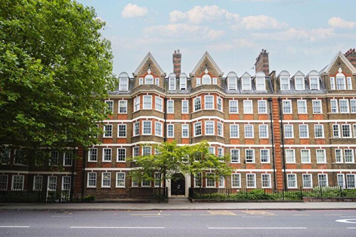 2 Bedroom Flat To Rent In Park Road, Regent's Park, London, NW1