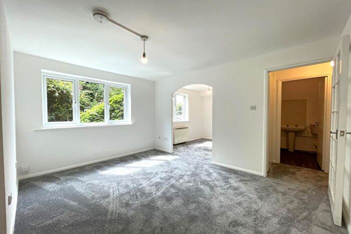 1 Bedroom Flat To Rent In Porter Close, RM20