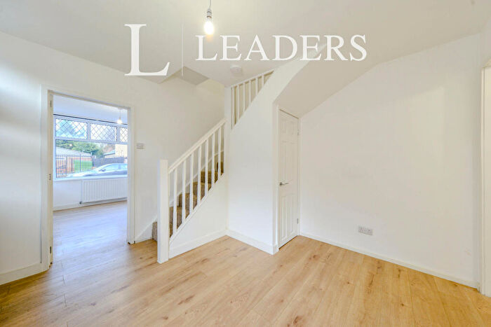 2 Bedroom End Of Terrace House To Rent In Sandfield Road, AL1
