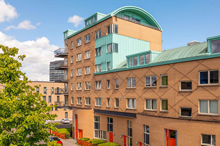 3 Bedroom Apartment For Sale In Queen Elizabeth Gardens, New Gorbals, G5