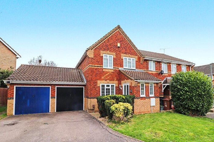 3 Bedroom End Of Terrace House For Sale In Augustus Gate, Stevenage, Hertfordshire, SG2