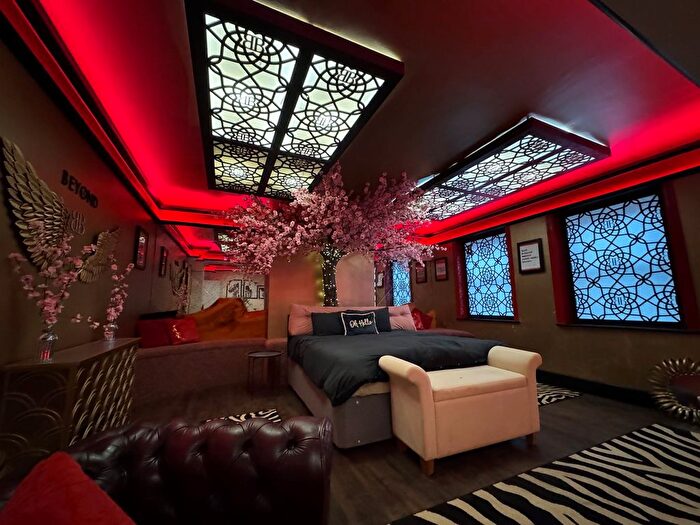 1 Bedroom Flat To Rent In Whitley Court, West Cliff Gardens, Bournemouth, BH2