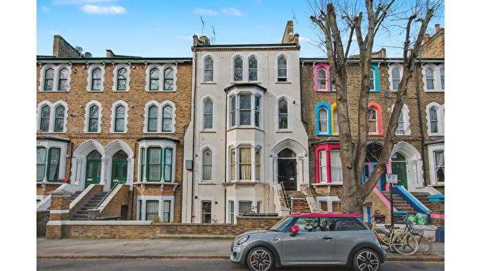 1 Bedroom Flat For Sale In Flat B, Sandringham Road, Hackney, London, E8