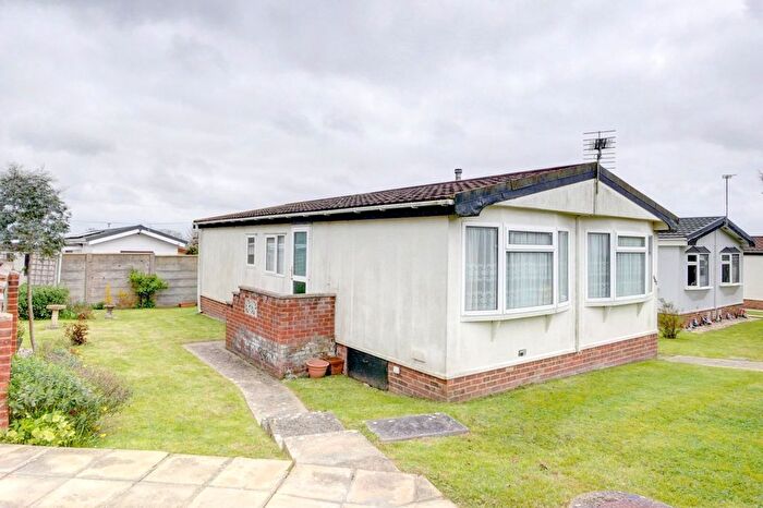 2 Bedroom Park Home For Sale In Lion House Park, Mill Road, Hailsham, BN27