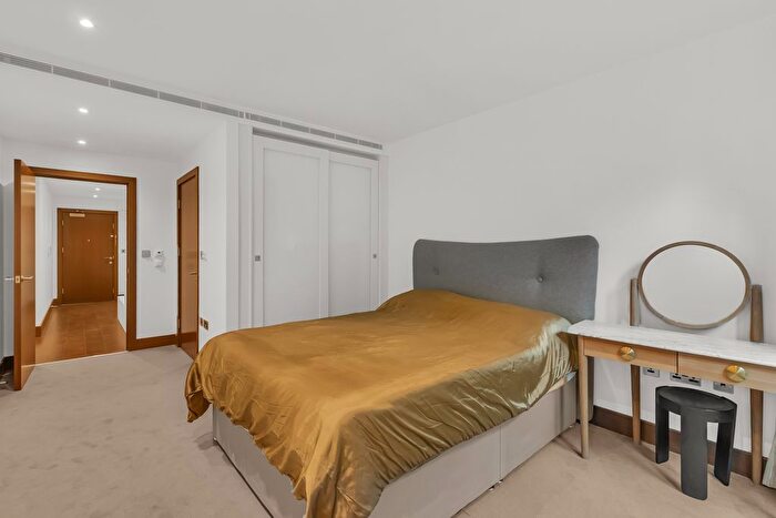 2 Bedroom Flat For Sale In Fetter Lane, London, EC4A