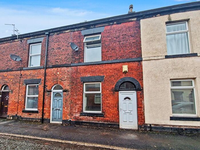 2 Bedroom Property To Rent In Wood Street, Bury, BL8