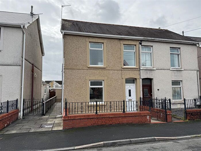 3 Bedroom Semi Detached House For Sale In Villiers Road, Ammanford, SA18
