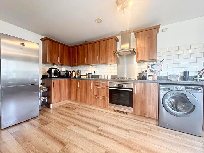 2 Bedroom Flat To Rent In Brunel House, Dartford, DA2