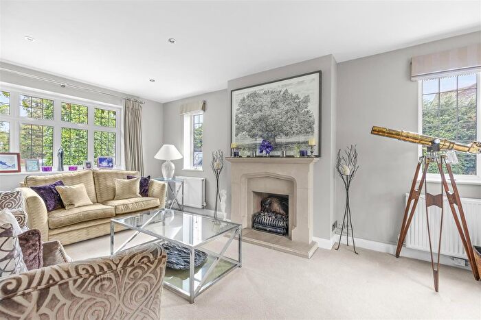 5 Bedroom Detached House For Sale In Hamilton Road, High Wycombe, HP13