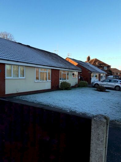 2 Bedroom Bungalow To Rent In Moorland Road, ST8