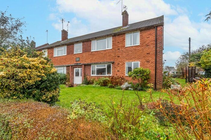 2 Bedroom Flat To Rent In Mason Road, Headless Cross, Redditch, Worcestershire, B97